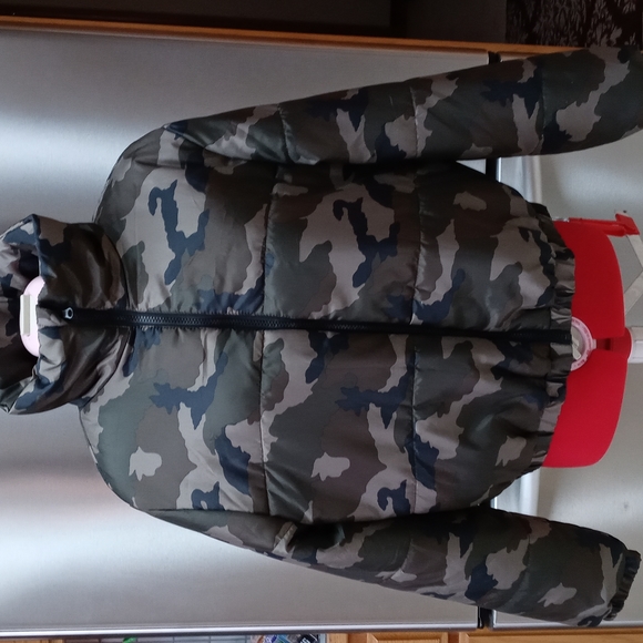 wild fable Jackets & Blazers - 🍀Wild Fable Cropped Camo Coat Size M